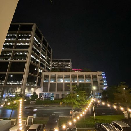 Condo Near Moa Manila Exterior photo